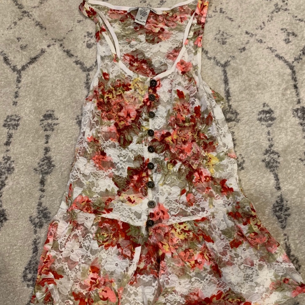 Women’s lace tank